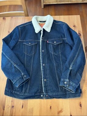 Stunning! Levi’s Denim Sherpa-Lined Trucker Jacket Size XL